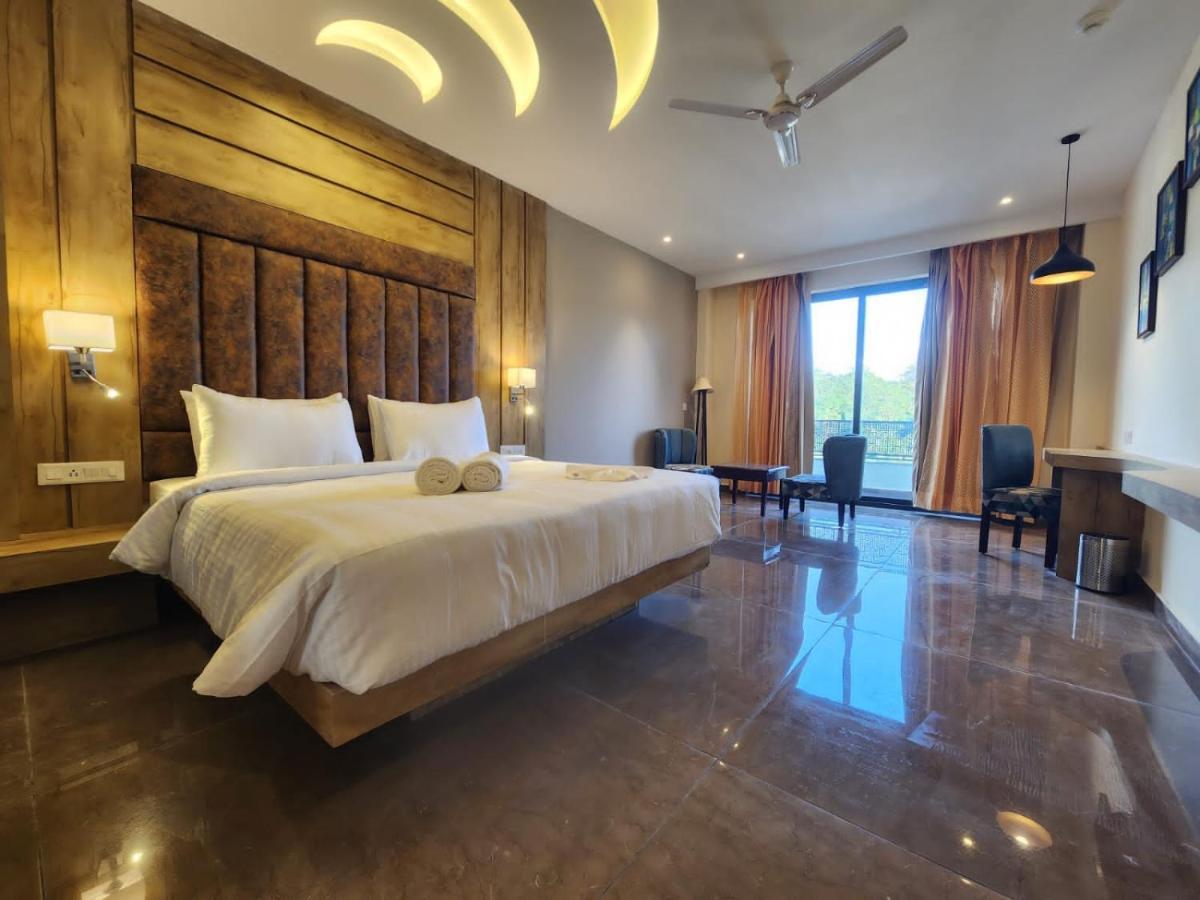 Aachman River And Valley View Resort Dharamshala - A Riverside Resort With Balcony View Exterior foto